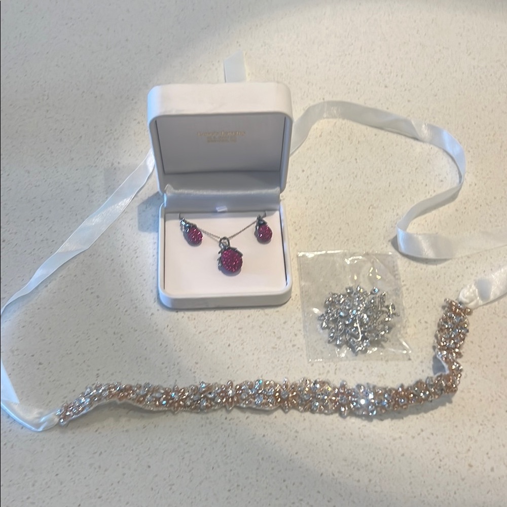 Elegant Silver and Pink Jewelry Set